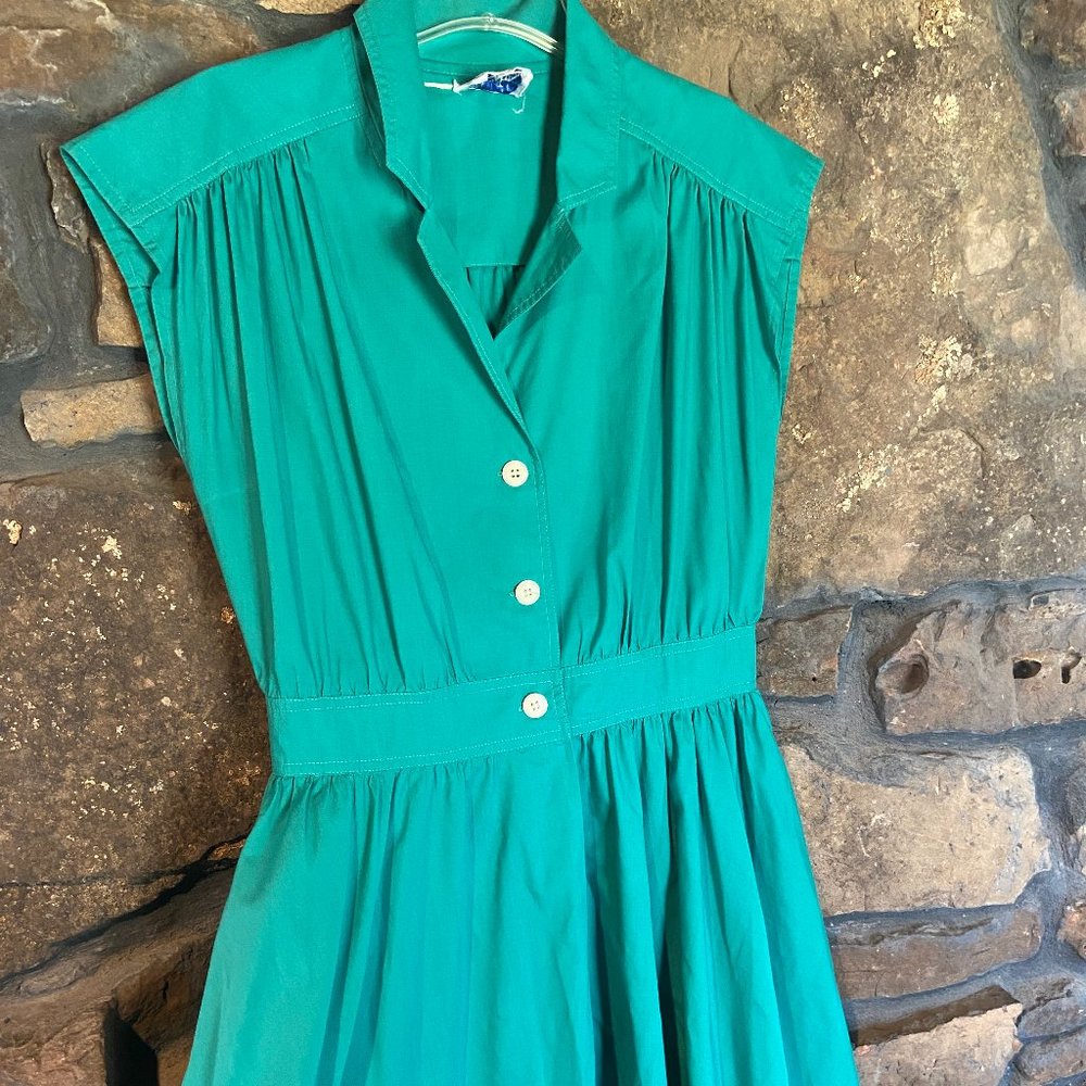 Vintage Green Fit and Flare Sleeveless Dress